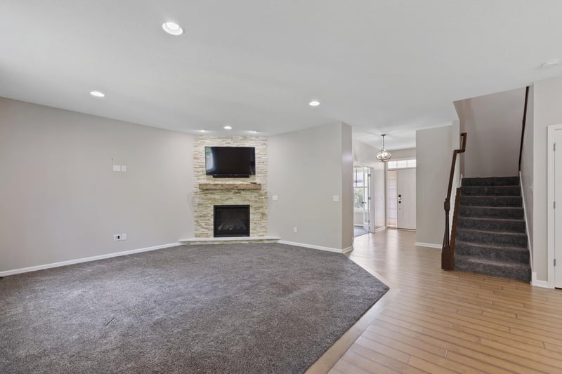 4824 Red Oak Ln, Minnetrista, MN 55364