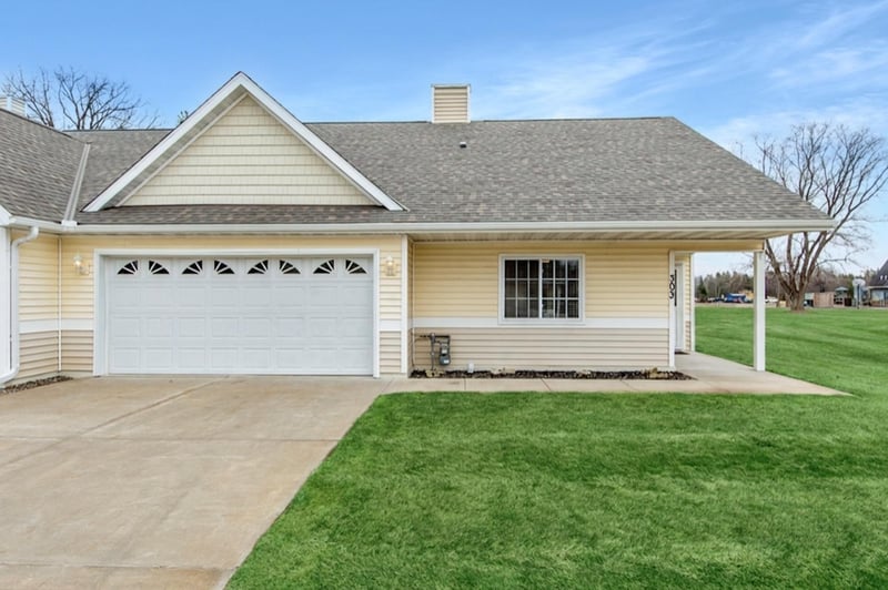 303 Mill Pond St, Motley, MN 56466