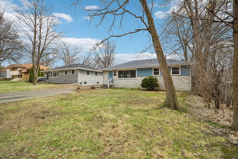 3418 Xenia Ave N, Crystal, MN 55422