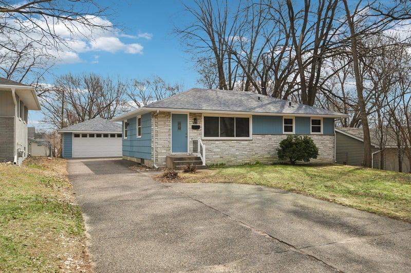 3418 Xenia Ave N, Crystal, MN 55422