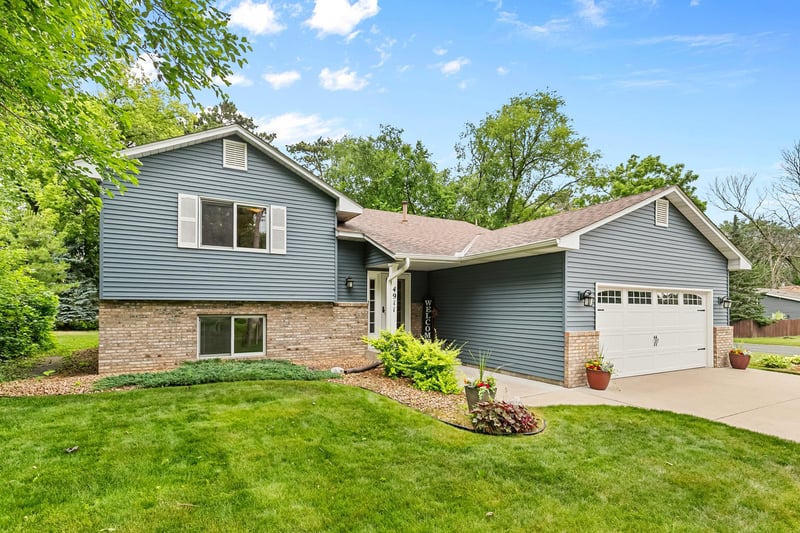 4911 106th Ave NE, Circle Pines, MN 55014