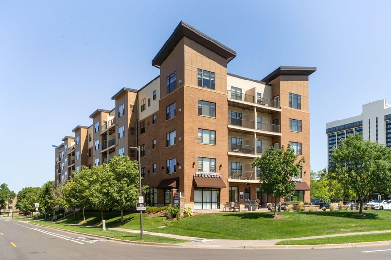 1155 Ford Rd #407, Saint Louis Park, MN 55426