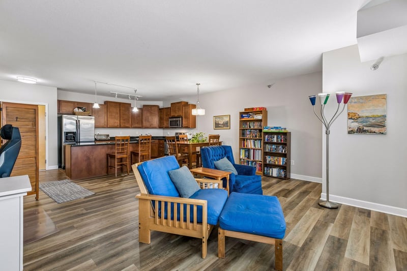 1155 Ford Rd #407, Saint Louis Park, MN 55426