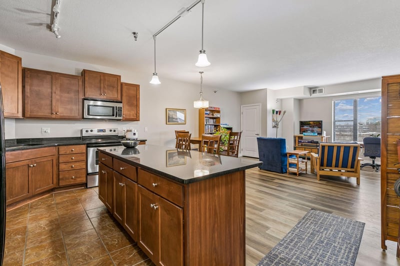 1155 Ford Rd #407, Saint Louis Park, MN 55426