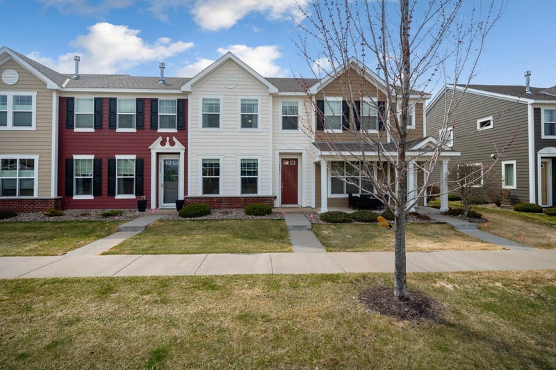 8401 Jonquil Ln N, Maple Grove, MN 55369