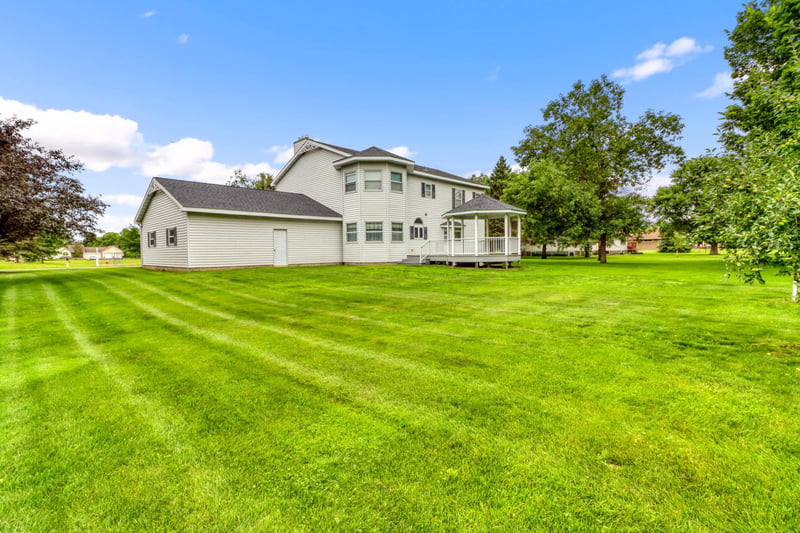 604 Pine Needle Dr, Perham, MN 56573