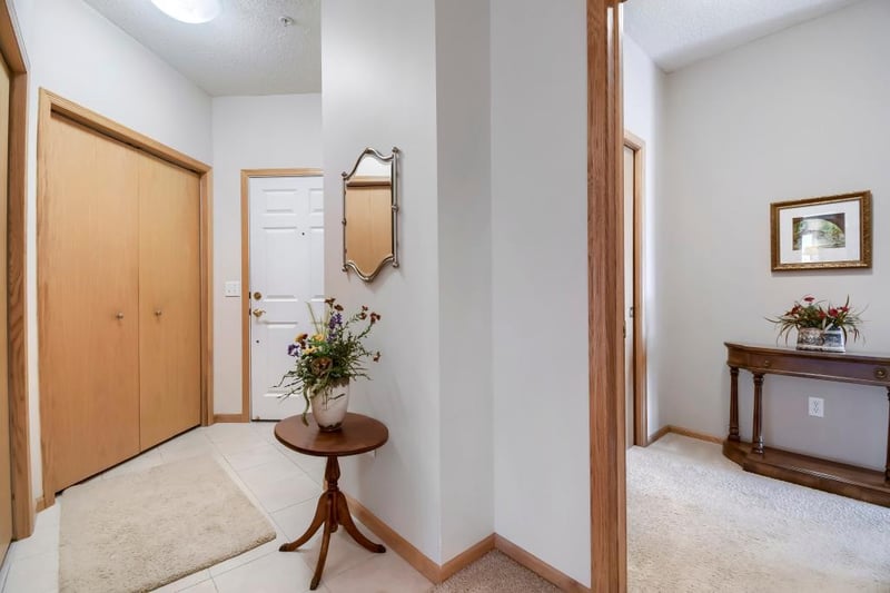 9225 Medicine Lake Rd #212B, Golden Valley, MN 55427