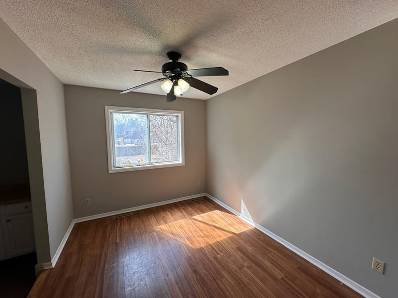 2076 Flanders Rd, North Saint Paul, MN 55109