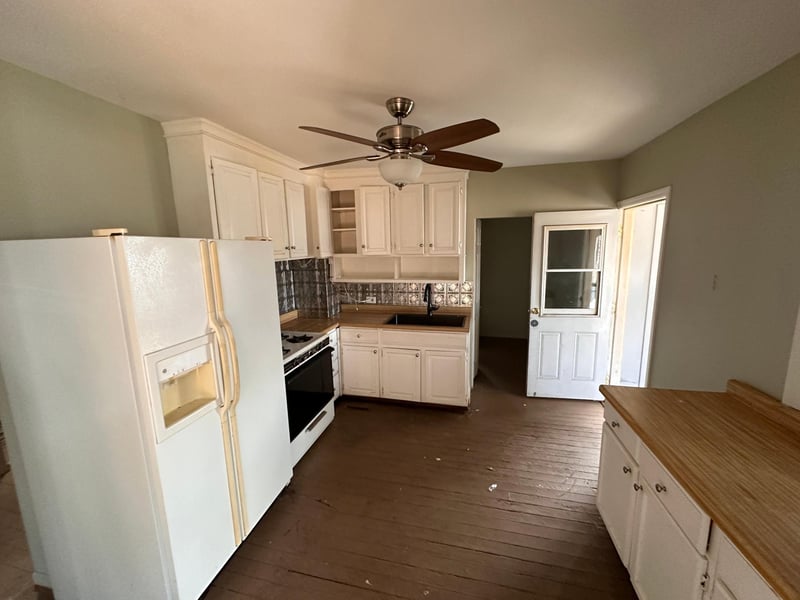 2076 Flanders Rd, North Saint Paul, MN 55109