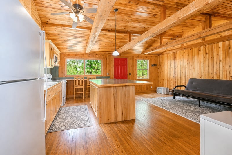 1368 21 3/4 St, Cameron, WI 54822
