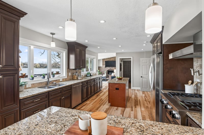 1724 19th Ter NW, New Brighton, MN 55112
