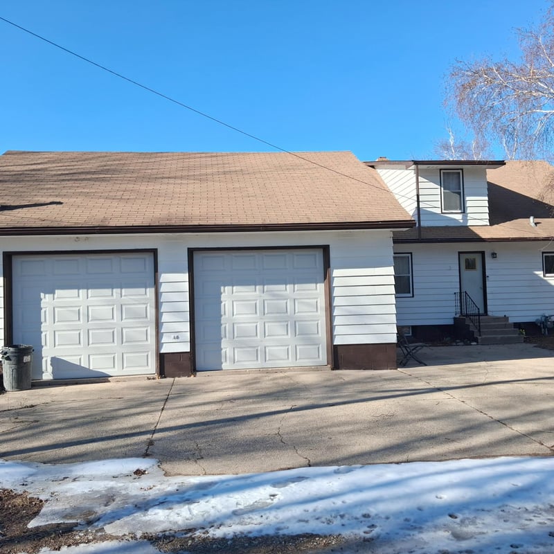 912 3rd St NE, Roseau, MN 56751