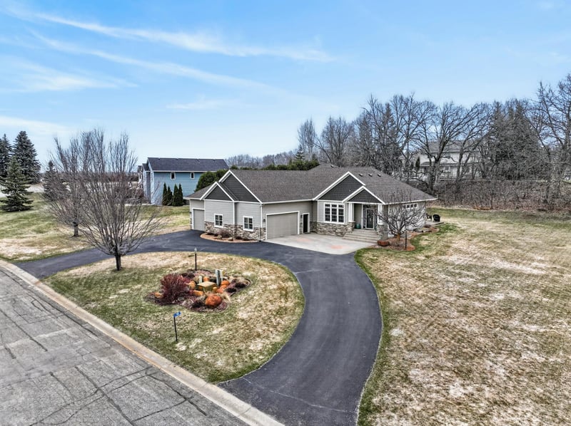 55 Bluegrass Dr NW, Alexandria, MN 56308