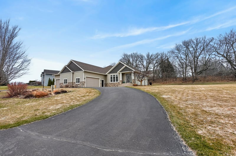 55 Bluegrass Dr NW, Alexandria, MN 56308