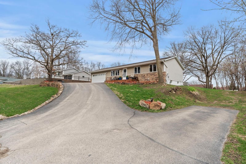 26641 Woodcrest Dr, Elko New Market, MN 55020