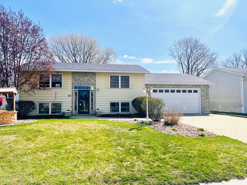 218 5th Ave NW, Byron, MN 55920