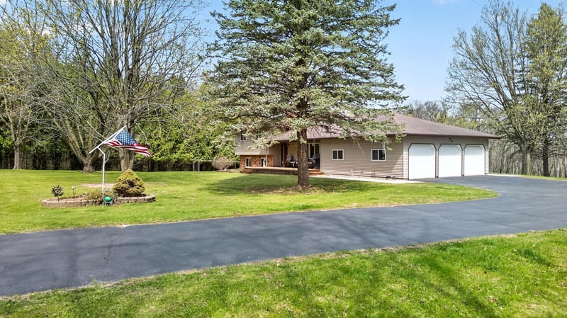 26184 615th St, Mantorville, MN 55955