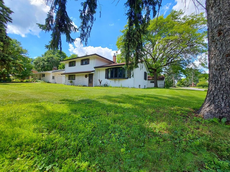 1791 Lake St, Lauderdale, MN 55113