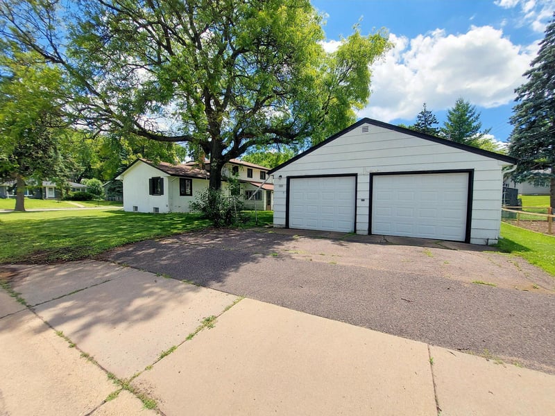 1791 Lake St, Lauderdale, MN 55113