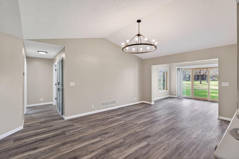 901 W Main St, Belle Plaine, MN 56011
