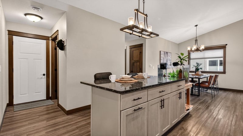 4881 Field Crest Ln, Eau Claire, WI 54701