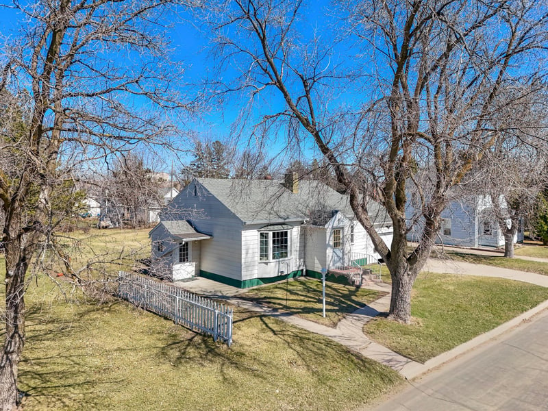 525 3rd St Se, Perham, MN 56573