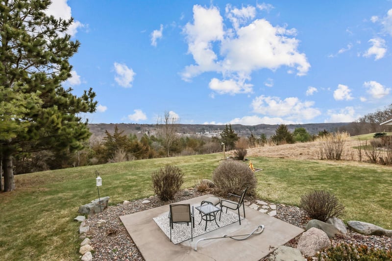 358 Briar Ln, Taylors Falls, MN 55084