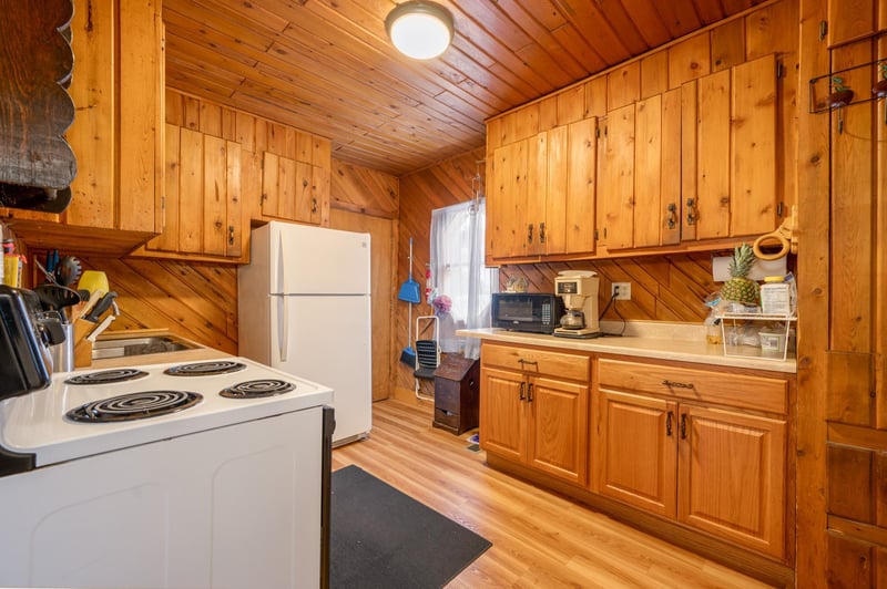 100 Bawden St, Marble, MN 55764