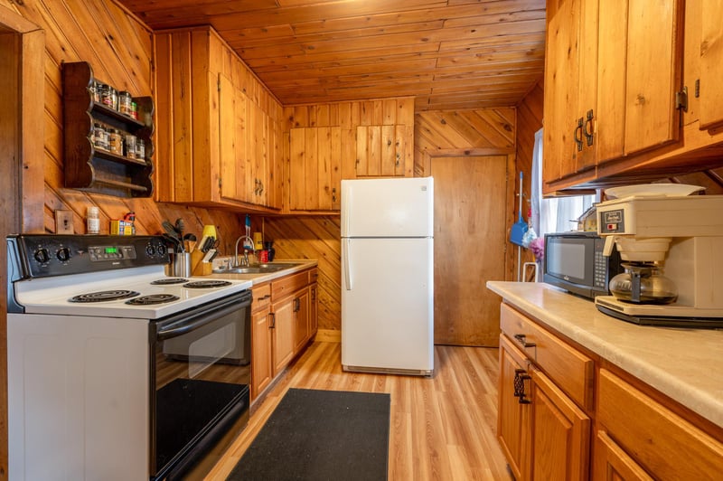 100 Bawden St, Marble, MN 55764
