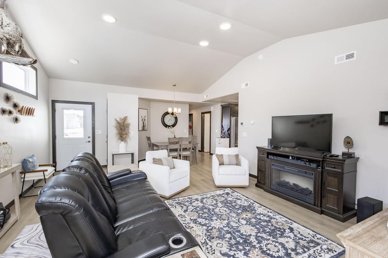 3720 34th St S, Moorhead, MN 56560