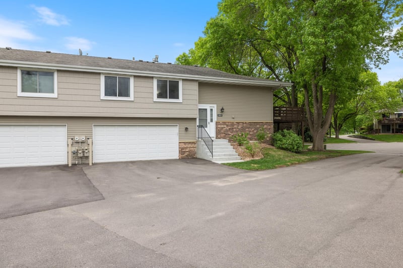 9619 Ensign Cir, Bloomington, MN 55438