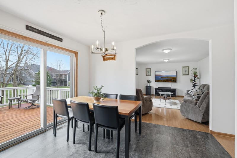 905 Horizon Cir, Belle Plaine, MN 56011