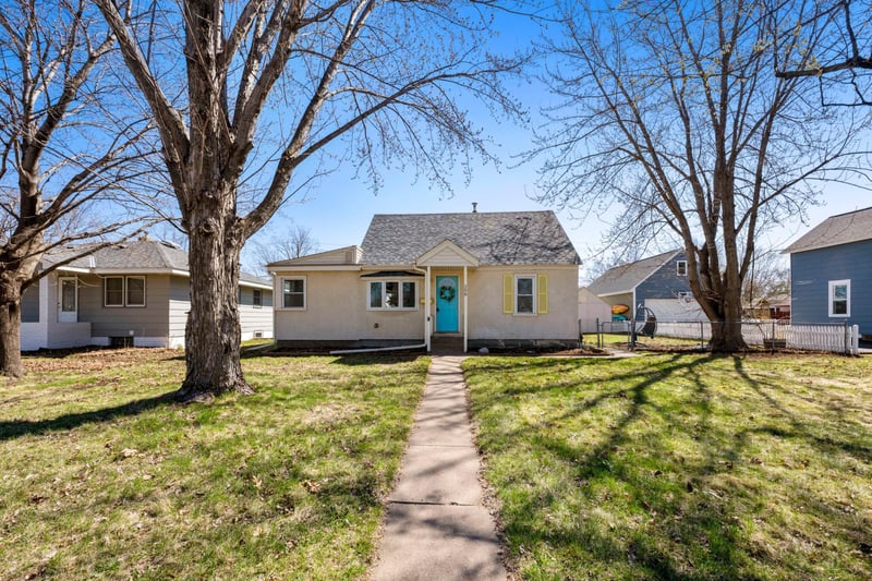 208 5th Ave SE, Osseo, MN 55369
