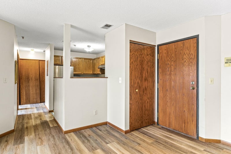 1215 Ferndale St N #A12, Maplewood, MN 55119