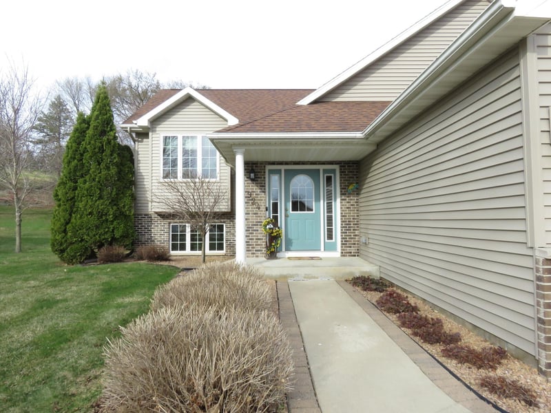 924 Balsam Ct NE, Pine Island, MN 55963