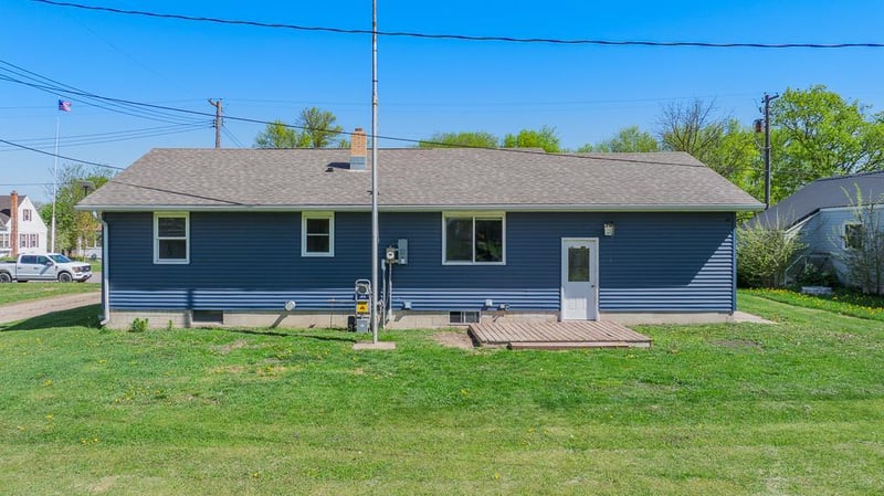 30 3rd Ave W, Echo, MN 56237
