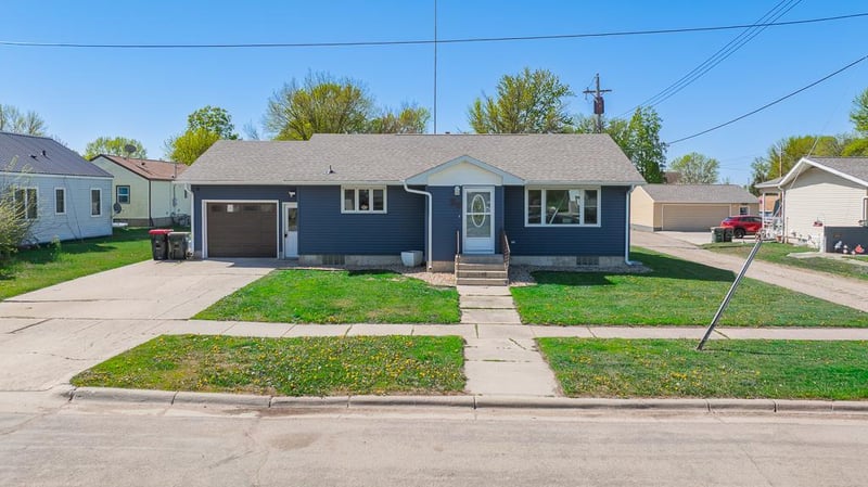 30 3rd Ave W, Echo, MN 56237