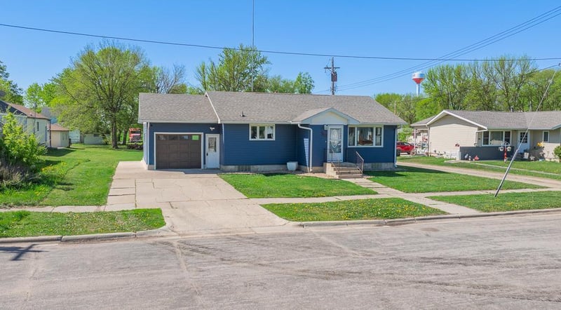 30 3rd Ave W, Echo, MN 56237