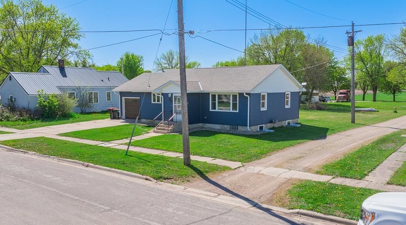 30 3rd Ave W, Echo, MN 56237