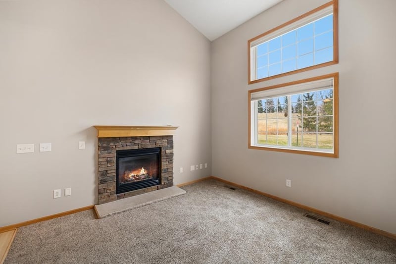 9126 Fox Ct, Victoria, MN 55386