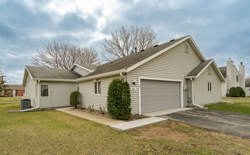 1604 10th Ave SE, Rochester, MN 55904