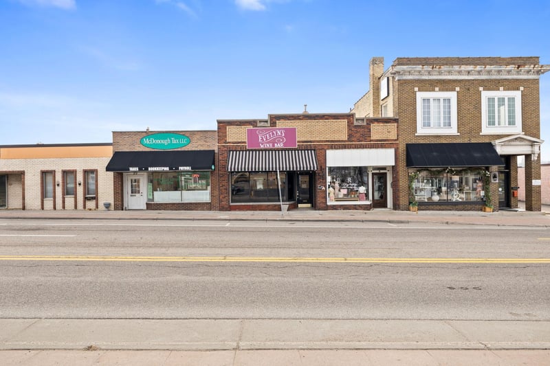 18 Central Ave, Buffalo, MN 55313