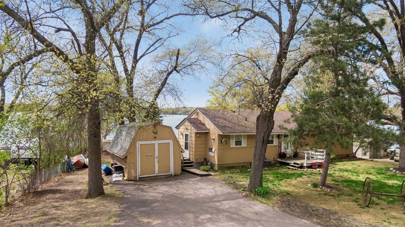 9397 Jane Rd N, Lake Elmo, MN 55042