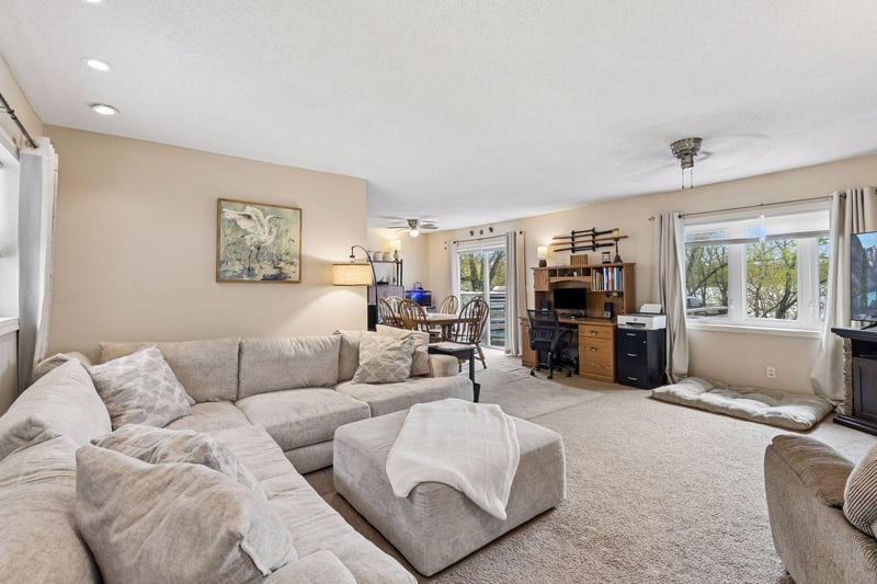 9397 Jane Rd N, Lake Elmo, MN 55042