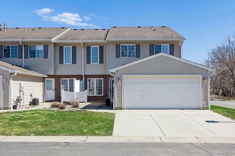 1235 Primrose Ln, Waconia, MN 55387