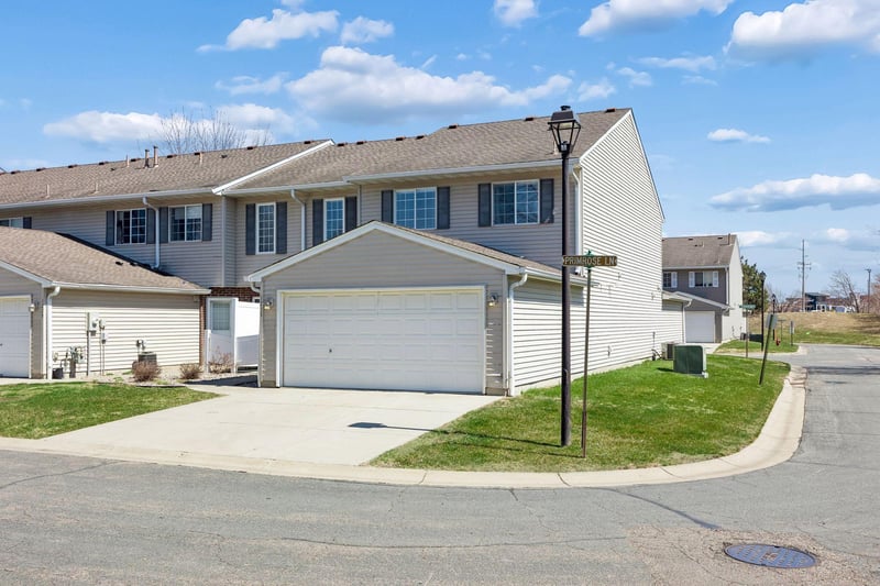 1235 Primrose Ln, Waconia, MN 55387