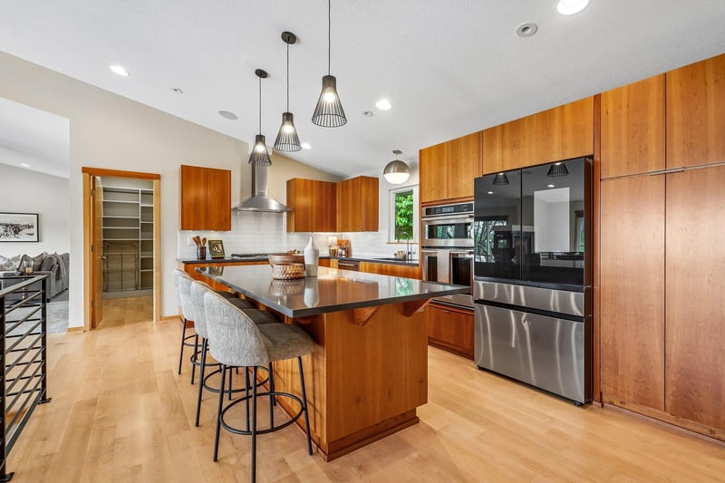 7397 Old Mill Rd, Hugo, MN 55038