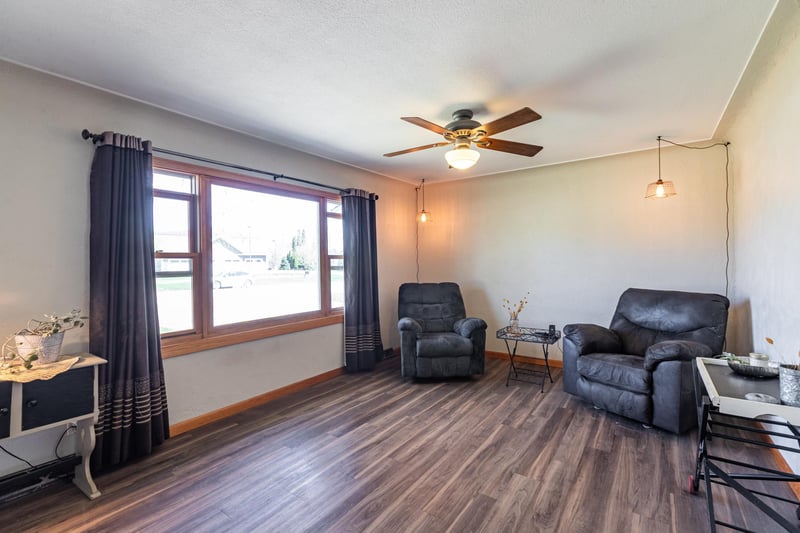 1367 County 25, La Crescent, MN 55947