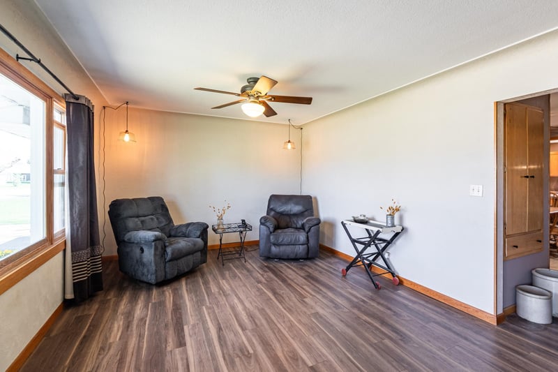 1367 County 25, La Crescent, MN 55947