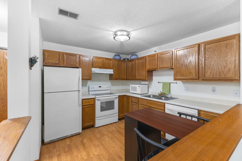1225 Ferndale St N #B9, Maplewood, MN 55119